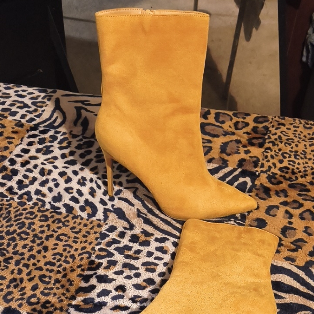 Wild Diva Mustard Heeled Boots